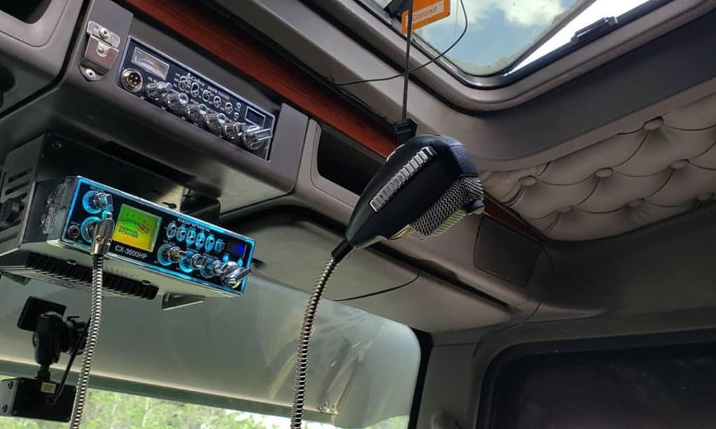 7 Best CB Radios for Truckers in 2022 Most Powerful CB Radio